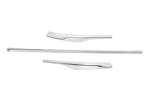 Front Upper Dark Chrome Garnish | Victoris