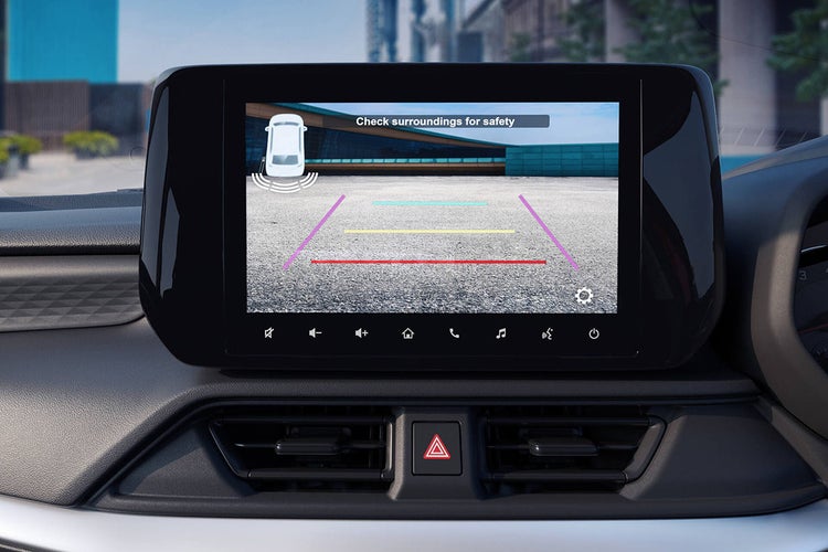 /adobe/assets/urn:aaid:aem:269939ef-76e1-4a70-bea6-04d3880d8343/as/AR_AB_SWIFT_REVERSE_PARKING_SENSOR_INFOTAINMENT_02-2000x1348_1228x818.jpg?height=818&width=1228
