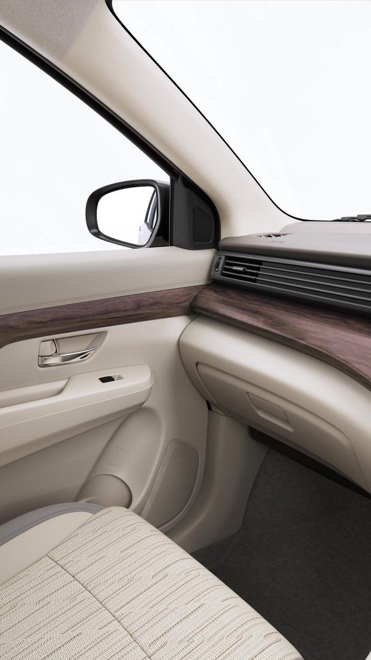 /adobe/assets/urn:aaid:aem:6e0a63b5-98e9-4b81-9178-71ea97bb5317/as/Mobile-Ertiga-Dual-tone-Carousel-image.jpg?height=2560&width=1440