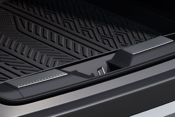 Rear Trunk Sill Guard | Victoris