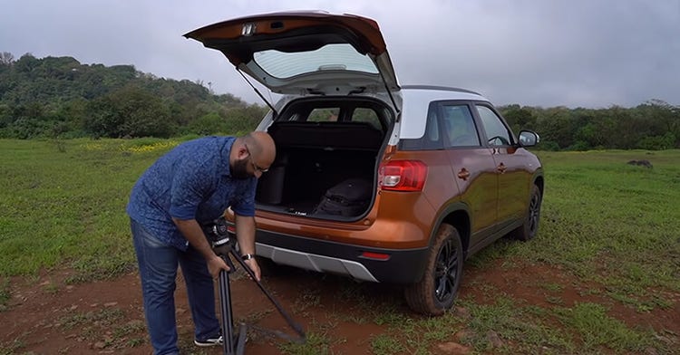 AUTO CAR CROWNS VITARA BREZZA AS THE FAST ACTION HERO | Arenaworld